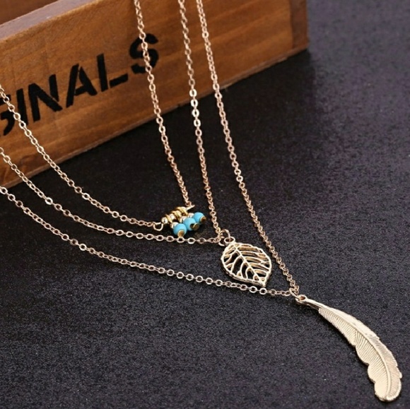 NWOT Three Layer Feather Necklace - Picture 3 of 6